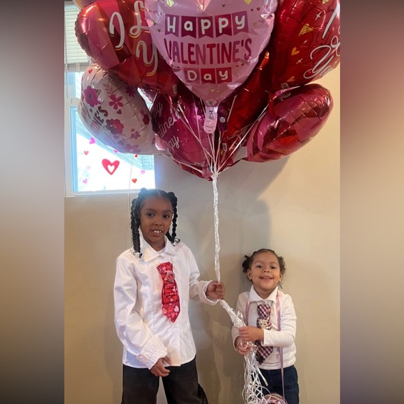 It’s For The Little Divas, jewelry and bags all the accessories you need show!!👛 - Picture 3 of 16